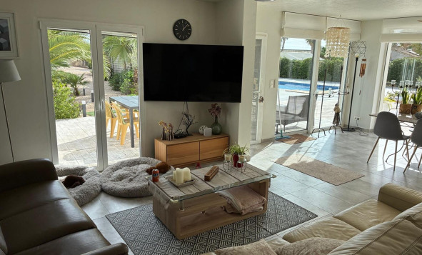 Herverkoop - 3. Halfvrijstaand huis - Crevillente - Costa Blanca Zuid