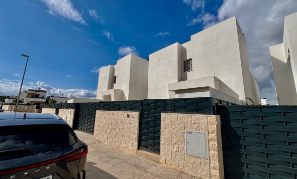 Herverkoop - 3. Halfvrijstaand huis - Benijofar - Costa Blanca Zuid