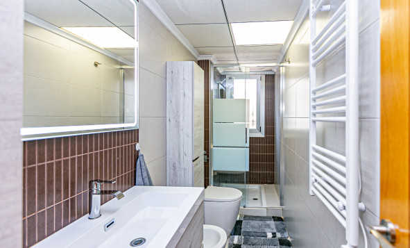 Herverkoop - 2. Town house / tussenwoning - Guardamar del Segura - Costa Blanca Zuid