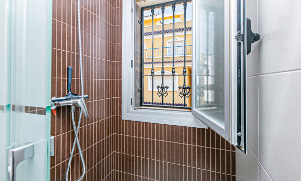 Herverkoop - 2. Town house / tussenwoning - Guardamar del Segura - Costa Blanca Zuid