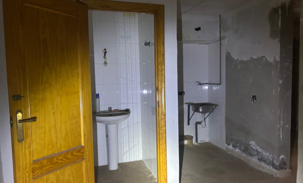 Resale - Commercial property - Jacarilla - Costa Blanca South