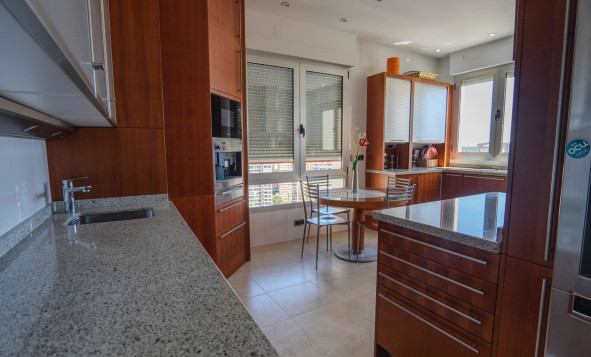 Herverkoop - 1. Appartement / flat - Benidorm - Benidorm - City