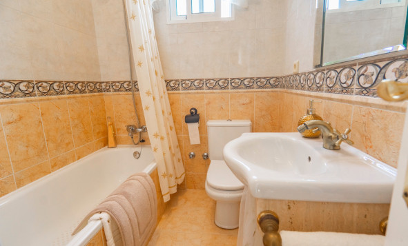 Herverkoop - 3. Halfvrijstaand huis - Ciudad Quesada - La Marquesa