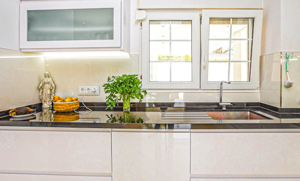 Herverkoop - 3. Halfvrijstaand huis - La Zenia - Costa Blanca Zuid