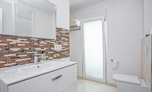 Herverkoop - 3. Halfvrijstaand huis - La Zenia - Costa Blanca Zuid