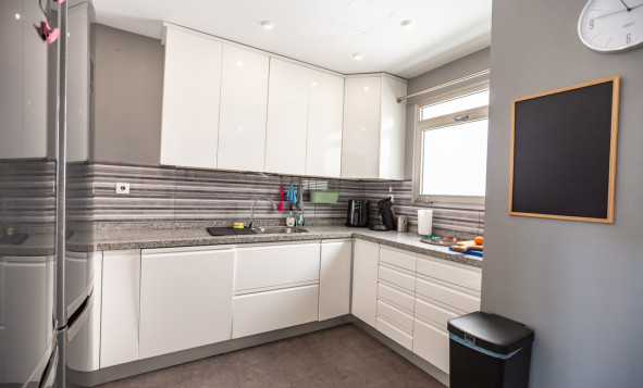 Herverkoop - 1. Appartement / flat - Villamartin - Costa Blanca Zuid