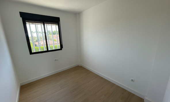 Herverkoop - 2. Town house / tussenwoning - Daya Nueva - Costa Blanca Zuid