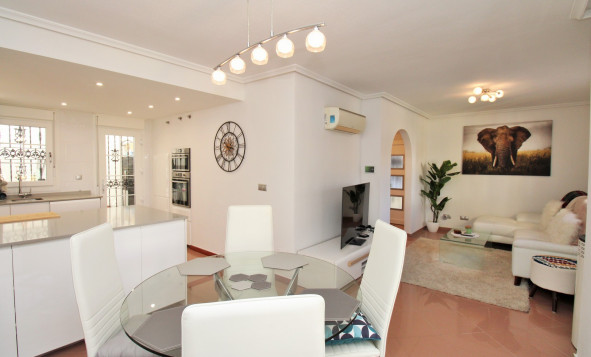 Herverkoop - 3. Halfvrijstaand huis - Villamartin - Costa Blanca Zuid