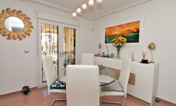 Herverkoop - 3. Halfvrijstaand huis - Villamartin - Costa Blanca Zuid