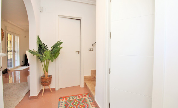 Herverkoop - 3. Halfvrijstaand huis - Villamartin - Costa Blanca Zuid