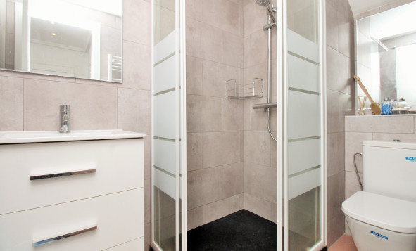 Herverkoop - 3. Halfvrijstaand huis - Villamartin - Costa Blanca Zuid