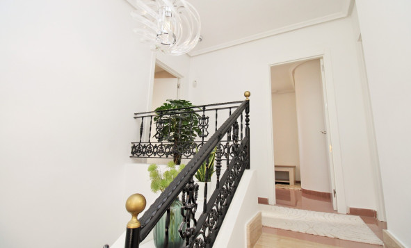 Herverkoop - 3. Halfvrijstaand huis - Villamartin - Costa Blanca Zuid