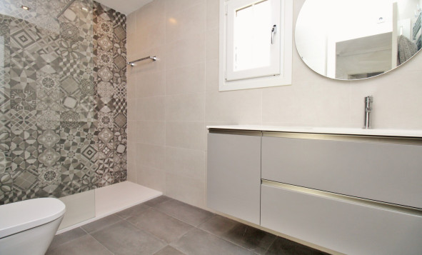 Herverkoop - 3. Halfvrijstaand huis - Villamartin - Costa Blanca Zuid