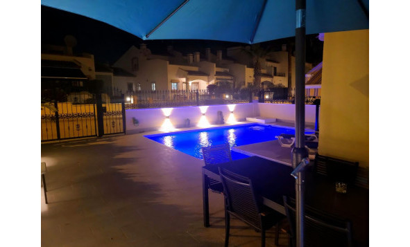 Herverkoop - 3. Halfvrijstaand huis - Villamartin - Costa Blanca Zuid