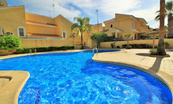 Herverkoop - 3. Halfvrijstaand huis - Villamartin - Costa Blanca Zuid