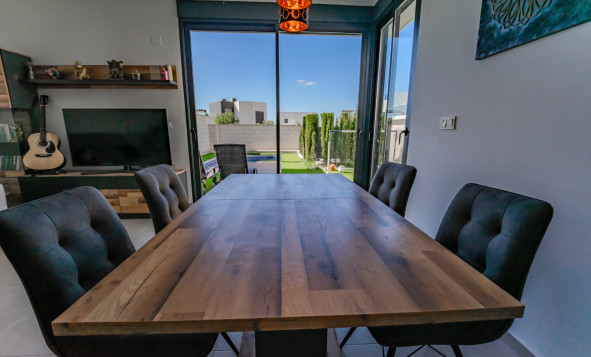 Herverkoop - 4. Halfvrijstaande villa - Benijofar - Costa Blanca Zuid