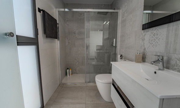 Herverkoop - 4. Halfvrijstaande villa - Benijofar - Costa Blanca Zuid