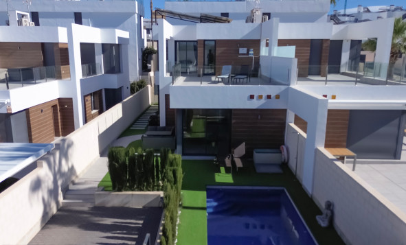 Herverkoop - 4. Halfvrijstaande villa - Benijofar - Costa Blanca Zuid
