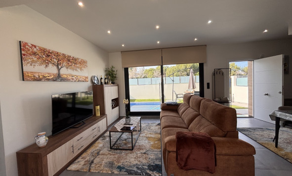 Herverkoop - 3. Halfvrijstaand huis - Villamartin - Costa Blanca Zuid