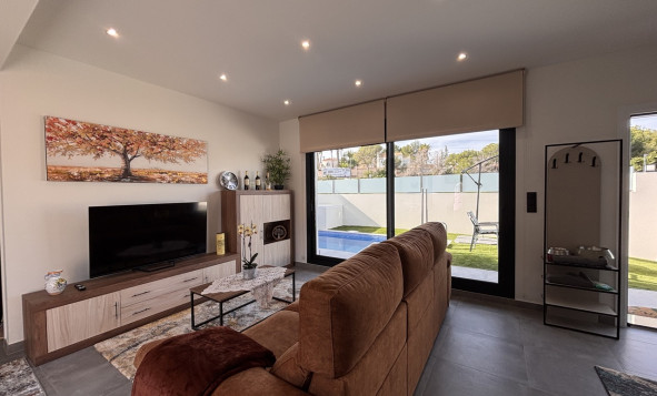 Herverkoop - 3. Halfvrijstaand huis - Villamartin - Costa Blanca Zuid