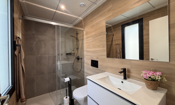 Herverkoop - 3. Halfvrijstaand huis - Villamartin - Costa Blanca Zuid