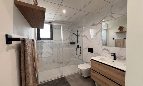 Herverkoop - 3. Halfvrijstaand huis - Villamartin - Costa Blanca Zuid