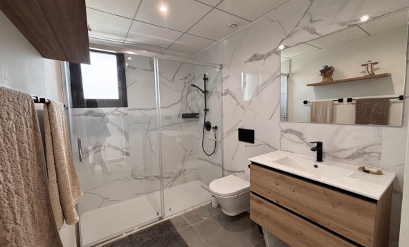 Herverkoop - 3. Halfvrijstaand huis - Villamartin - Costa Blanca Zuid