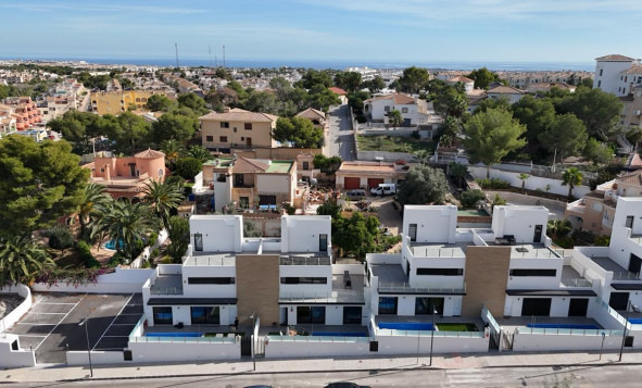 Herverkoop - 3. Halfvrijstaand huis - Villamartin - Costa Blanca Zuid