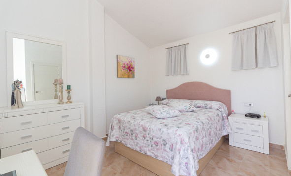 Herverkoop - 4. Halfvrijstaande villa - La Zenia - Costa Blanca Zuid