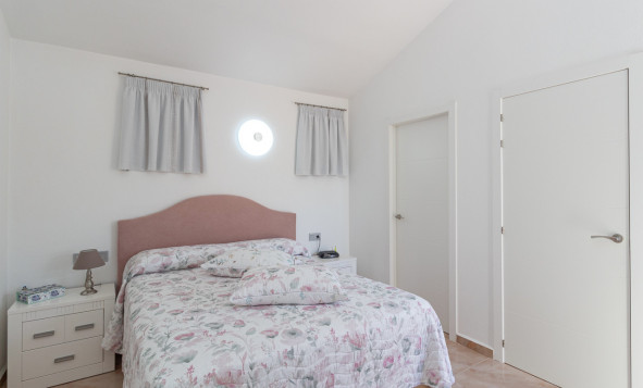 Herverkoop - 4. Halfvrijstaande villa - La Zenia - Costa Blanca Zuid