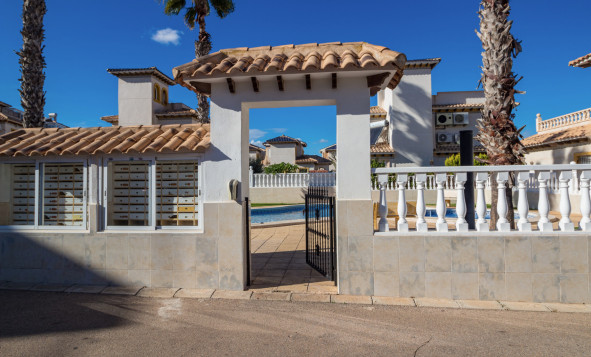 Herverkoop - 4. Halfvrijstaande villa - La Zenia - Costa Blanca Zuid