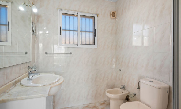 Herverkoop - 3. Halfvrijstaand huis - Benijofar - Costa Blanca Zuid