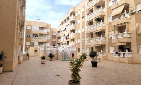 Herverkoop - 1. Appartement / flat - Torrevieja - Costa Blanca Zuid