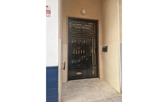 Herverkoop - 1. Appartement / flat - Torrevieja - Costa Blanca Zuid