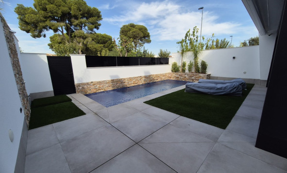 Herverkoop - 4. Halfvrijstaande villa - Santiago de Ribera - Costa Calida