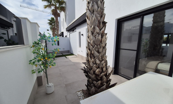 Herverkoop - 4. Halfvrijstaande villa - Santiago de Ribera - Costa Calida