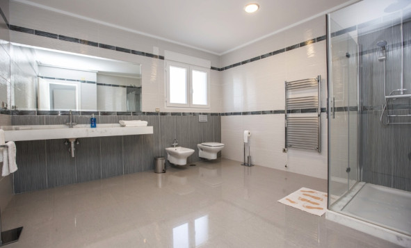 Herverkoop - 3. Halfvrijstaand huis - Cabo Roig - Costa Blanca Zuid