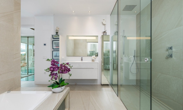 Herverkoop - 3. Halfvrijstaand huis - Las Colinas Golf and Country Club - Costa Blanca Zuid