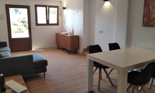 Herverkoop - 3. Halfvrijstaand huis - Los Balcones - Costa Blanca Zuid