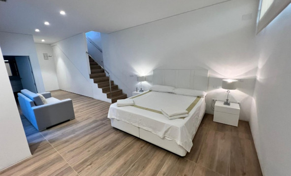 Herverkoop - 3. Halfvrijstaand huis - Las Colinas Golf and Country Club - Costa Blanca Zuid