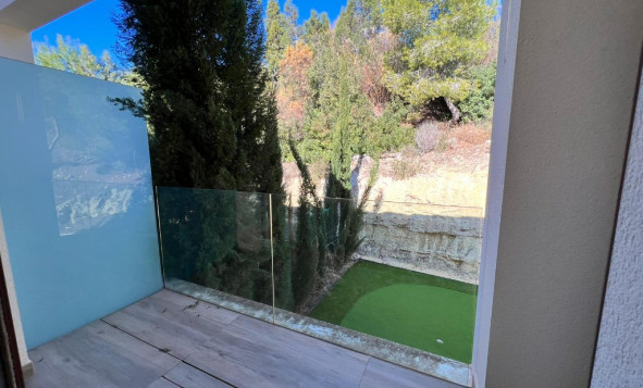 Herverkoop - 3. Halfvrijstaand huis - Las Colinas Golf and Country Club - Costa Blanca Zuid