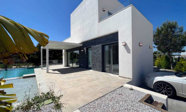 Herverkoop - 3. Halfvrijstaand huis - Las Colinas Golf and Country Club - Costa Blanca Zuid