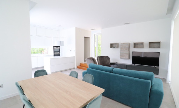 Herverkoop - 3. Halfvrijstaand huis - Las Colinas Golf and Country Club - Costa Blanca Zuid