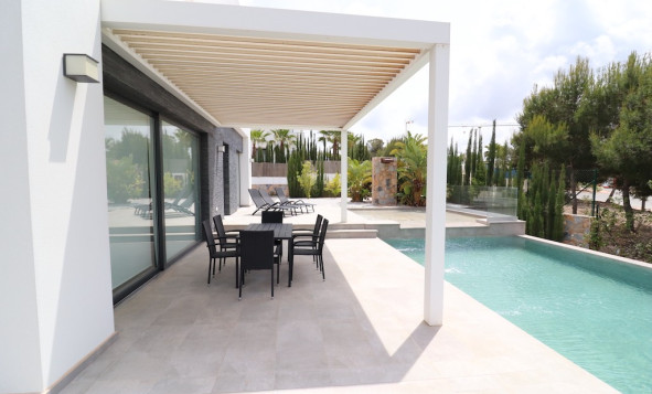 Herverkoop - 3. Halfvrijstaand huis - Las Colinas Golf and Country Club - Costa Blanca Zuid