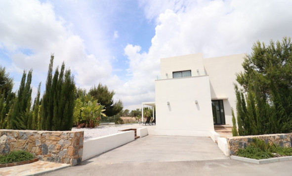 Herverkoop - 3. Halfvrijstaand huis - Las Colinas Golf and Country Club - Costa Blanca Zuid