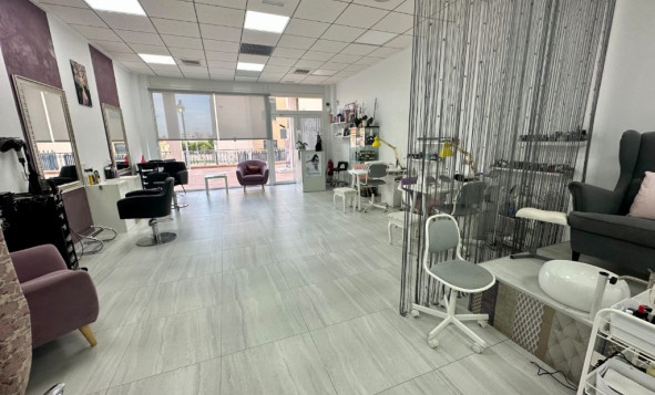 Reventa - Propiedades comerciales - La Zenia - Costa Blanca Sur