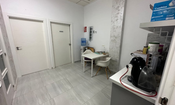 Reventa - Propiedades comerciales - La Zenia - Costa Blanca Sur