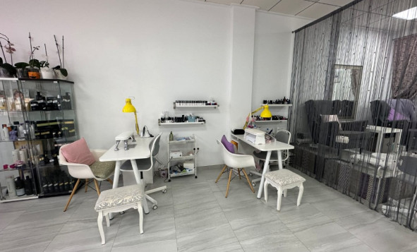 Reventa - Propiedades comerciales - La Zenia - Costa Blanca Sur