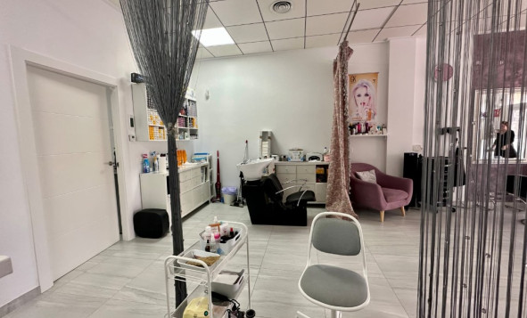 Reventa - Propiedades comerciales - La Zenia - Costa Blanca Sur