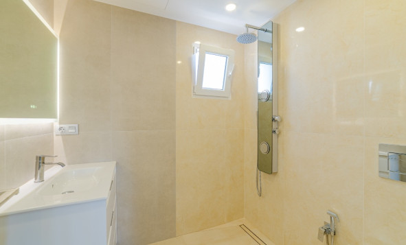 Herverkoop - 3. Halfvrijstaand huis - Los Balcones - Costa Blanca Zuid